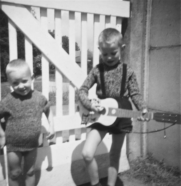 Lalala, lalala… En later lasser geworden. Daar zat financieel meer muziek in.